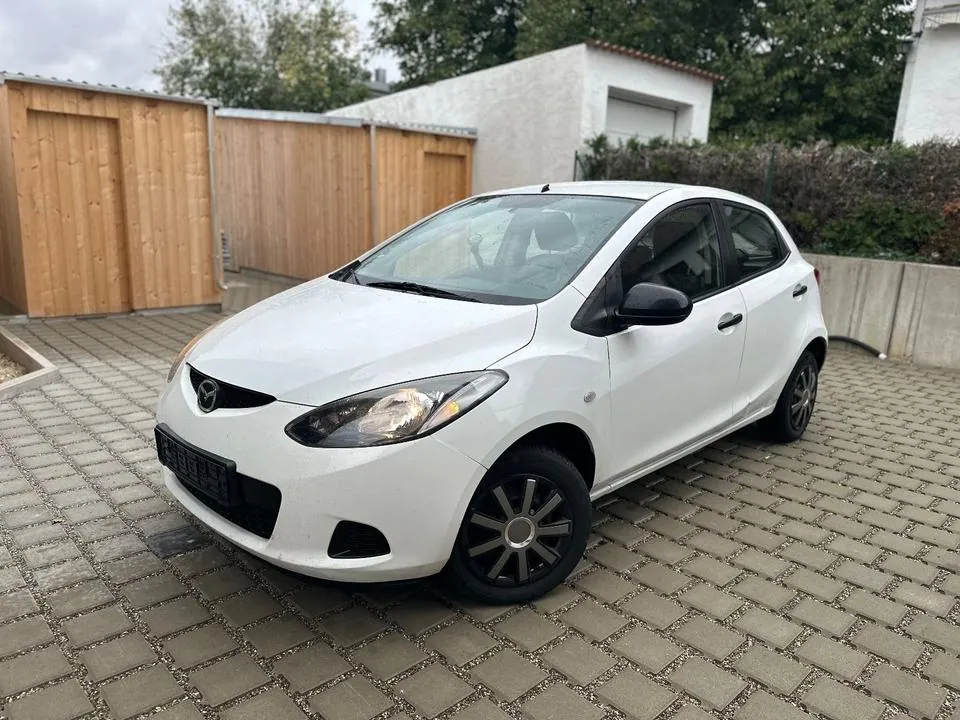 Mazda 2