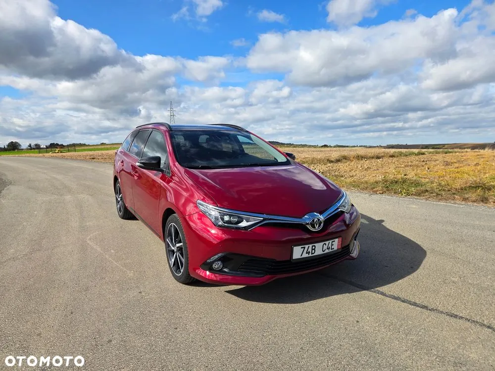 Toyota Auris 2018 photo 2