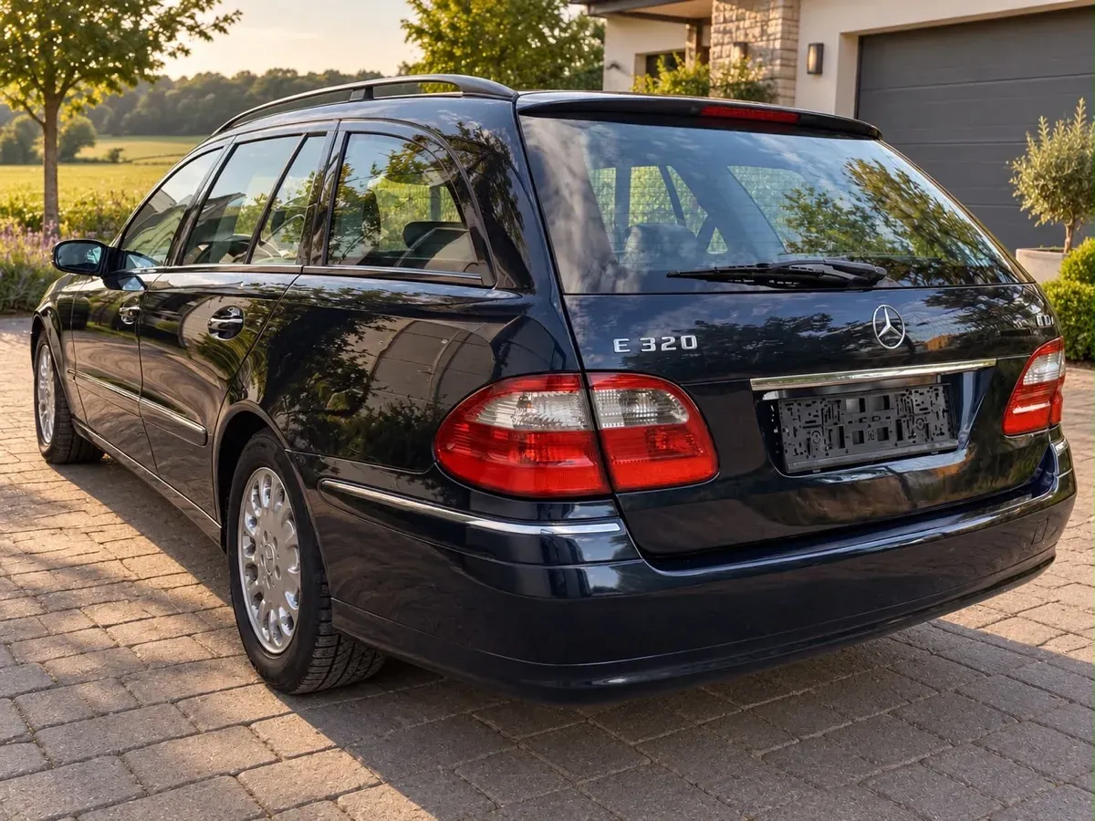Mercedes-Benz E-Class 2003 photo 3