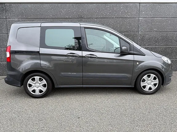 Ford Transit Courier 2017 photo 2