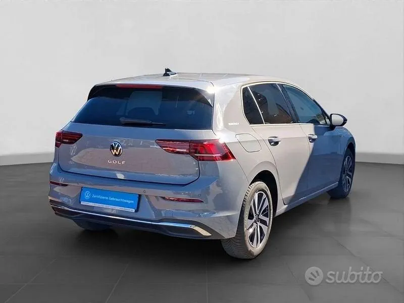 Volkswagen Golf 2026 photo 2