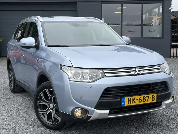 Mitsubishi Outlander 2015 photo 2