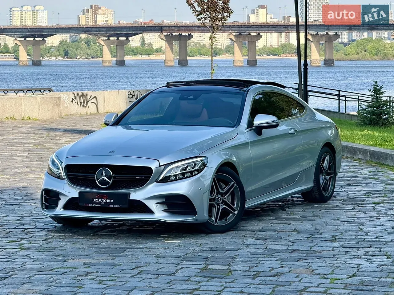 Mercedes-Benz C-Class 2019 photo 2