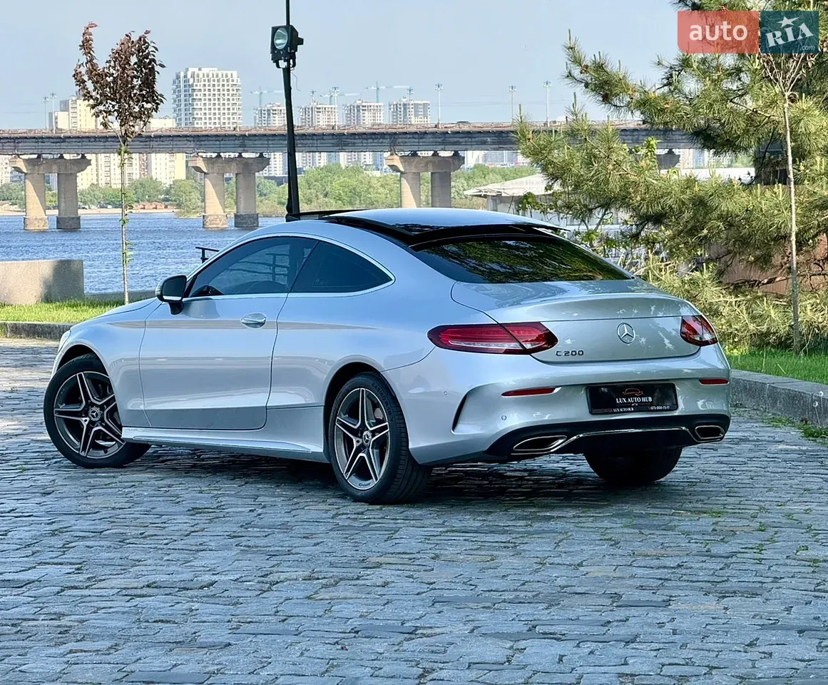 Mercedes-Benz C-Class 2019 photo 3