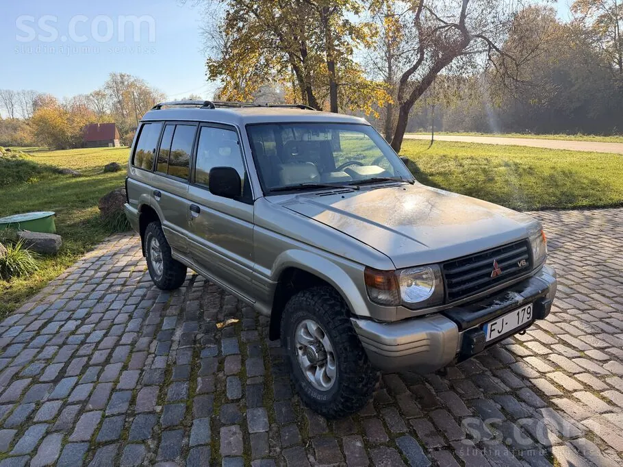 Mitsubishi Pajero 1998 photo 3