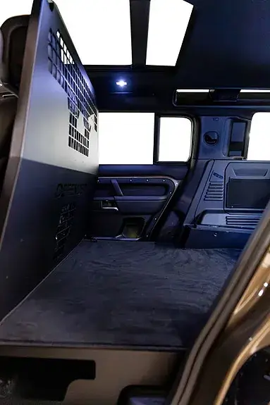 Land Rover Defender 110 2026 photo 5