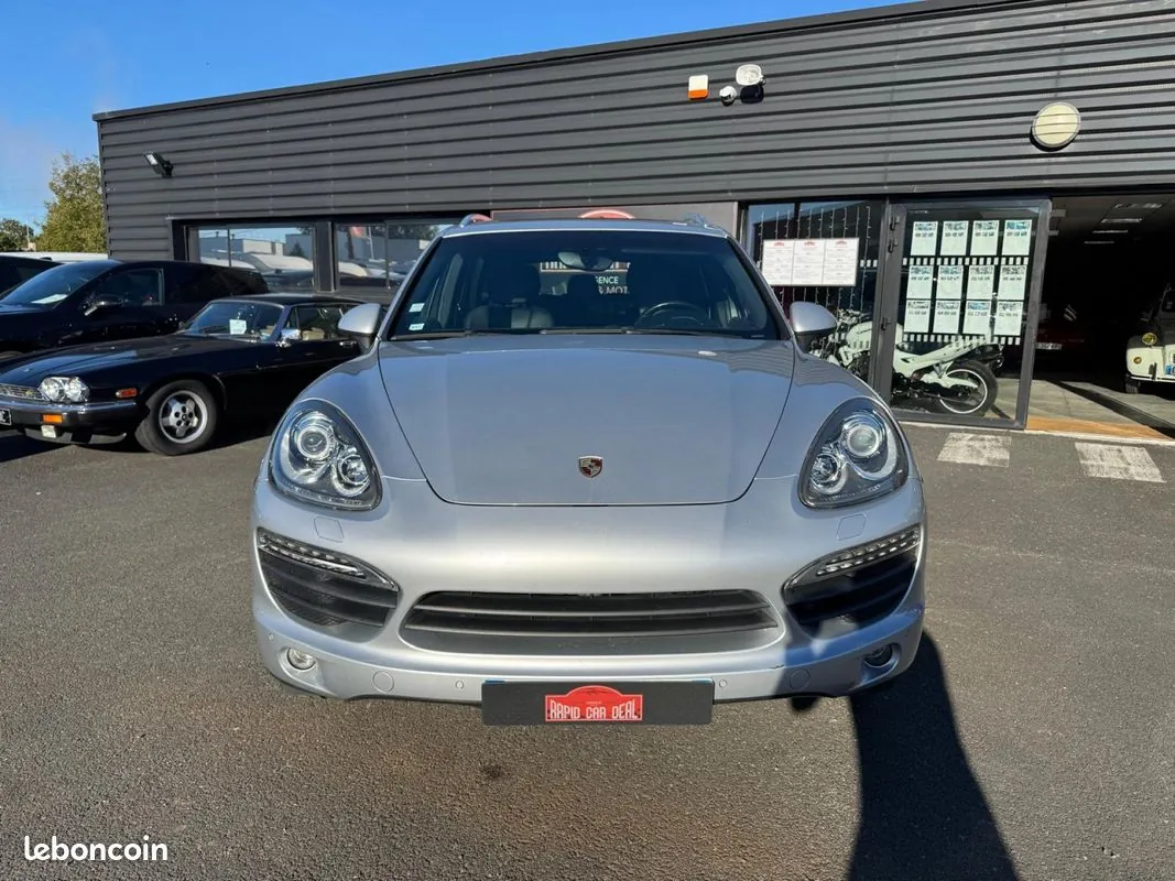 Porsche Cayenne 2010 photo 2