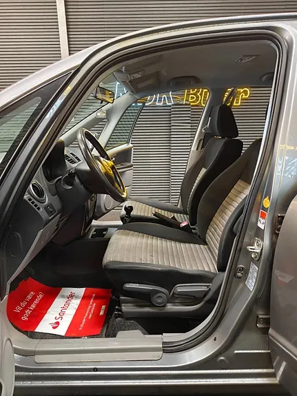 Suzuki Sx4 2010 photo 5