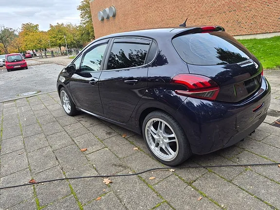 Peugeot 208 2014 photo 4