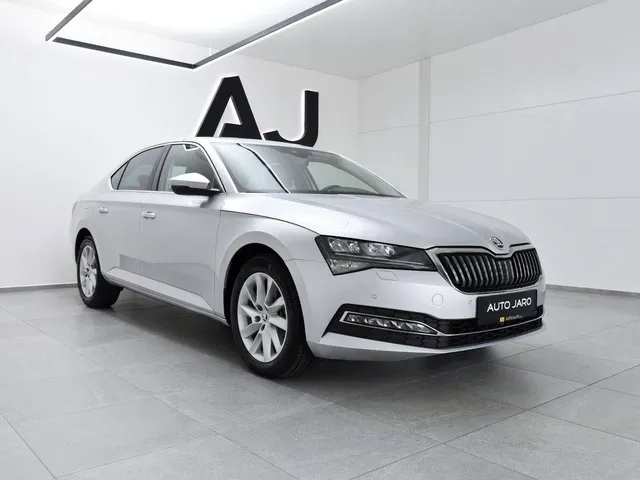 Skoda Superb 2023 photo 3