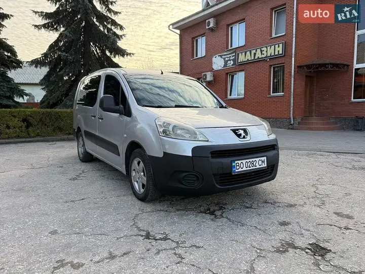 Peugeot Partner 2010 photo 2