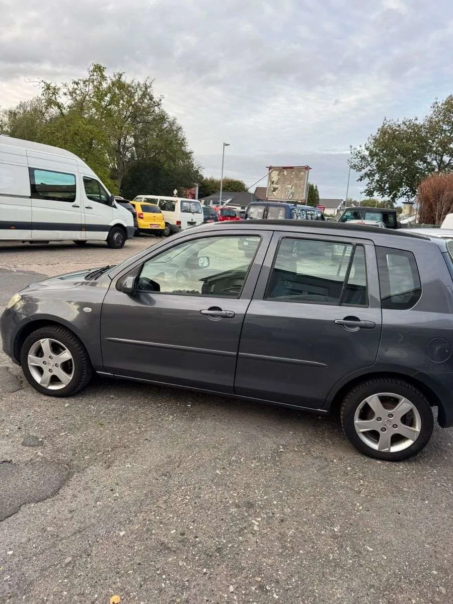 Mazda 2 2004 photo 4