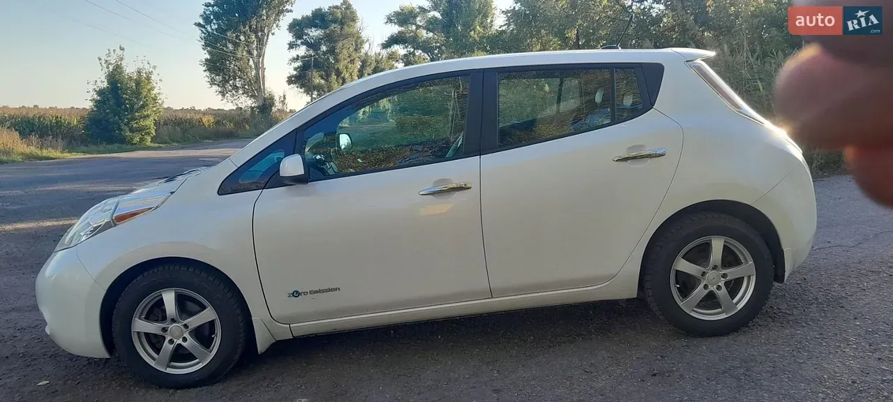 Nissan Leaf 2013 photo 3