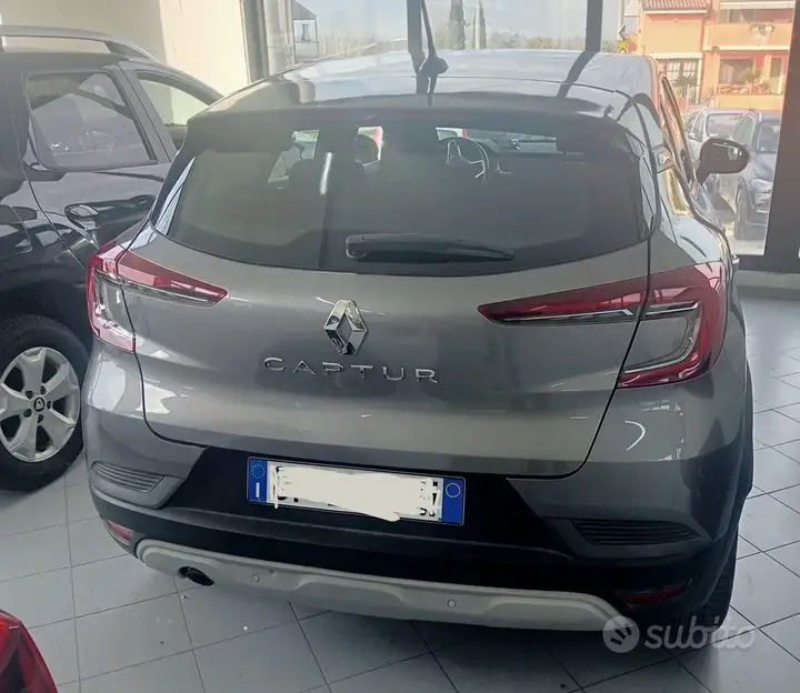 Renault Captur 2021 photo 2