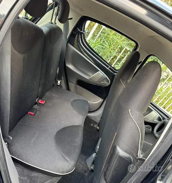 Peugeot 107 2010 photo 5