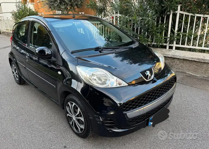 Peugeot 107 2010 photo 3