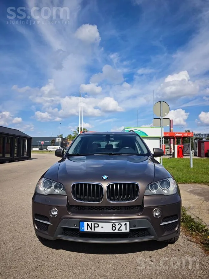 BMW X5 2012 photo 2