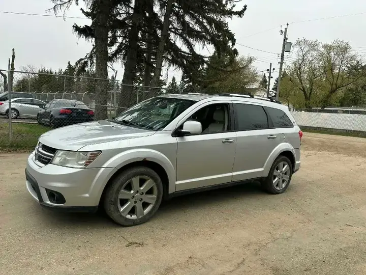 Dodge Journey 2012 photo 2