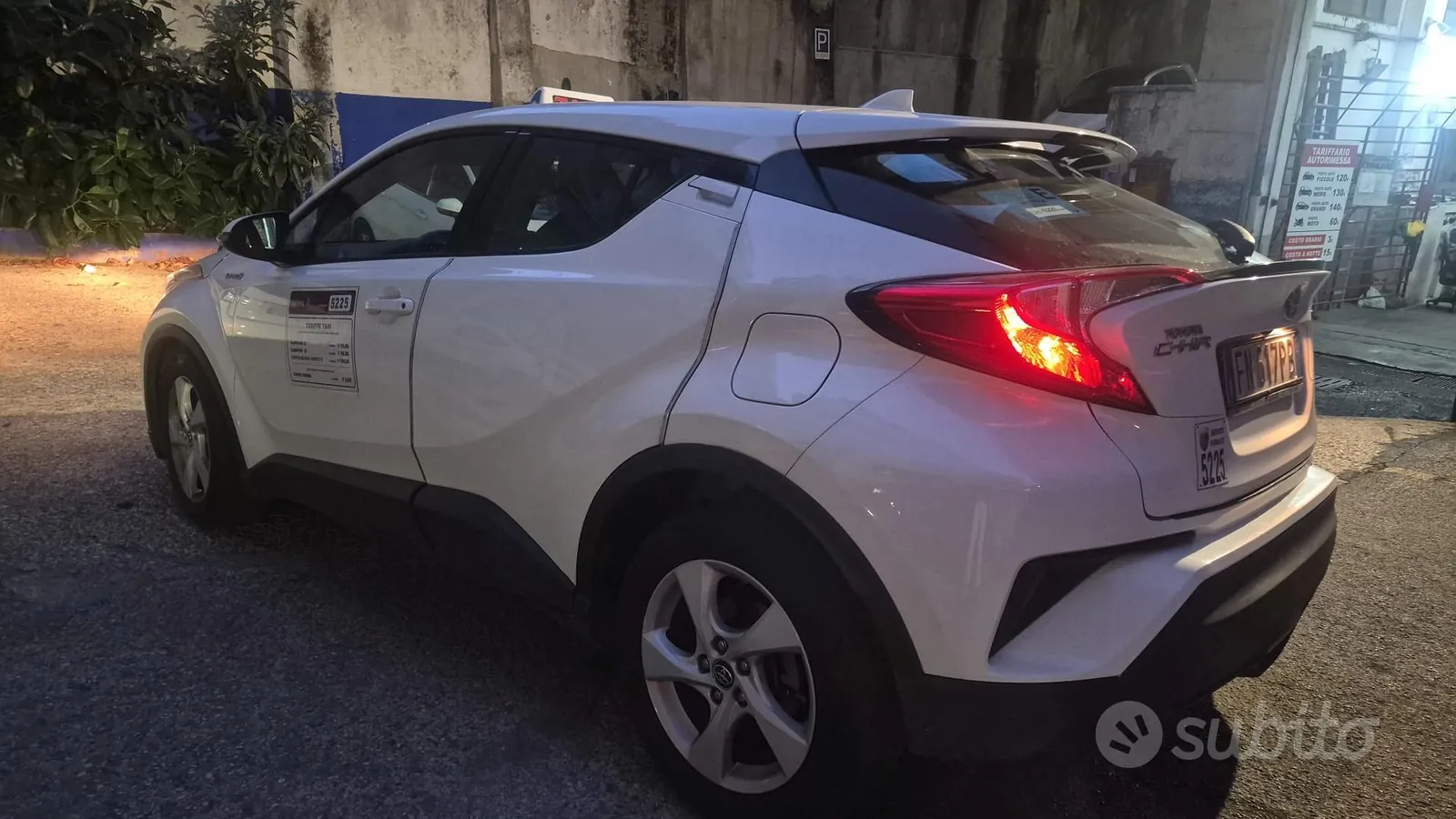 Toyota C-Hr 2018 photo 3