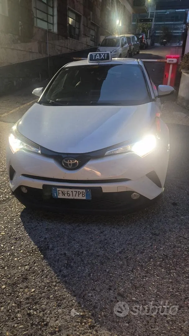 Toyota C-Hr 2018 photo 5