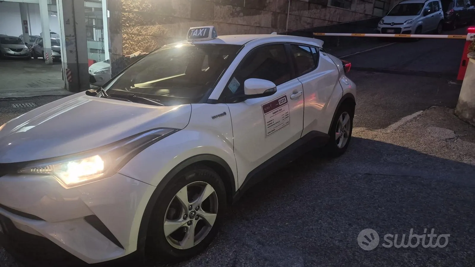 Toyota C-Hr 2018 photo 4