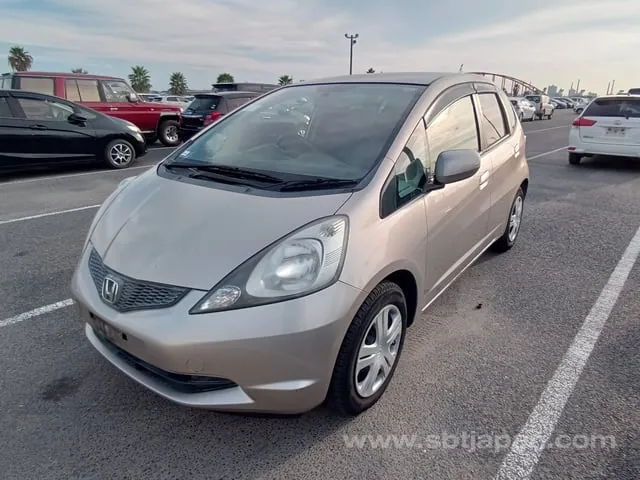 Honda Fit G 2010 photo 2