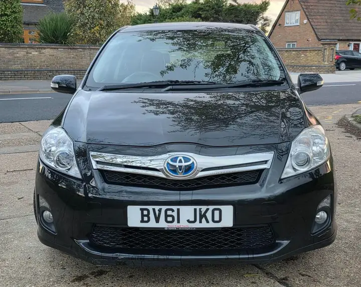 Toyota Auris 2011 photo 3