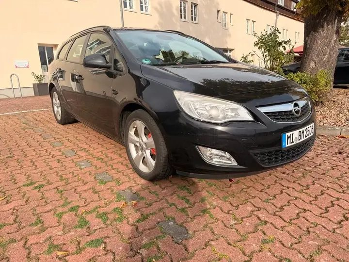 Opel Astra J Sports Tourer