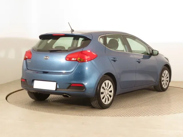 Kia Ceed 2012 photo 4