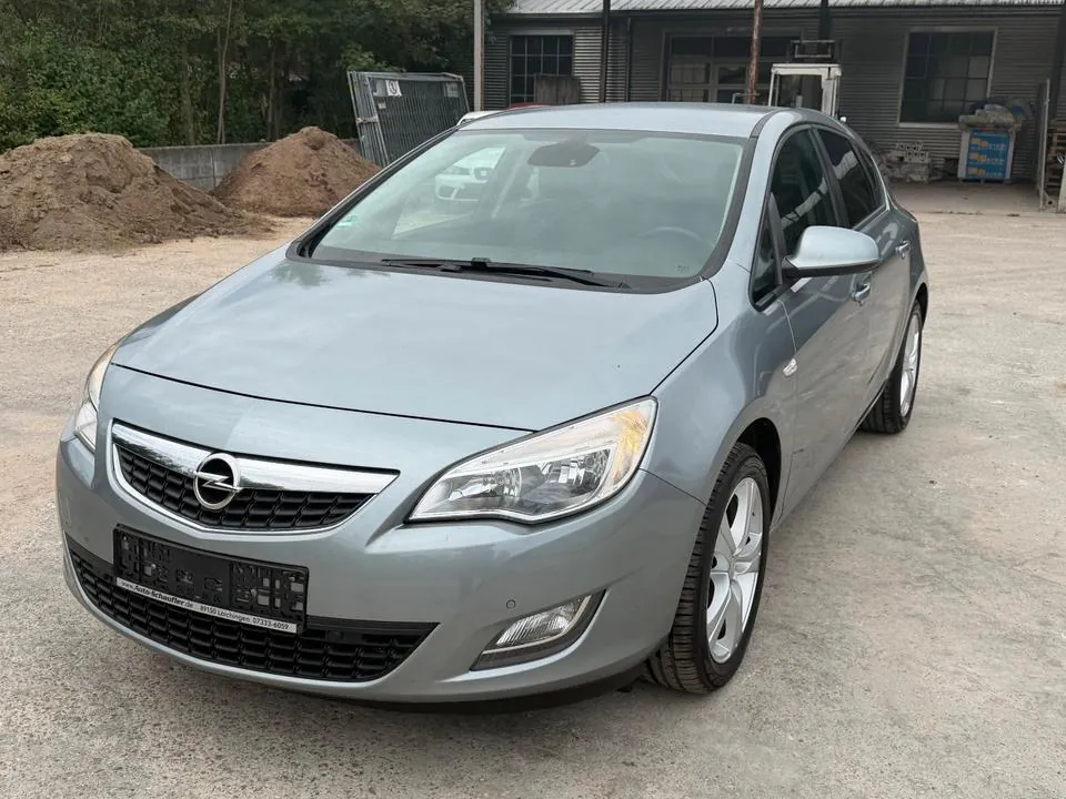 Opel Astra J