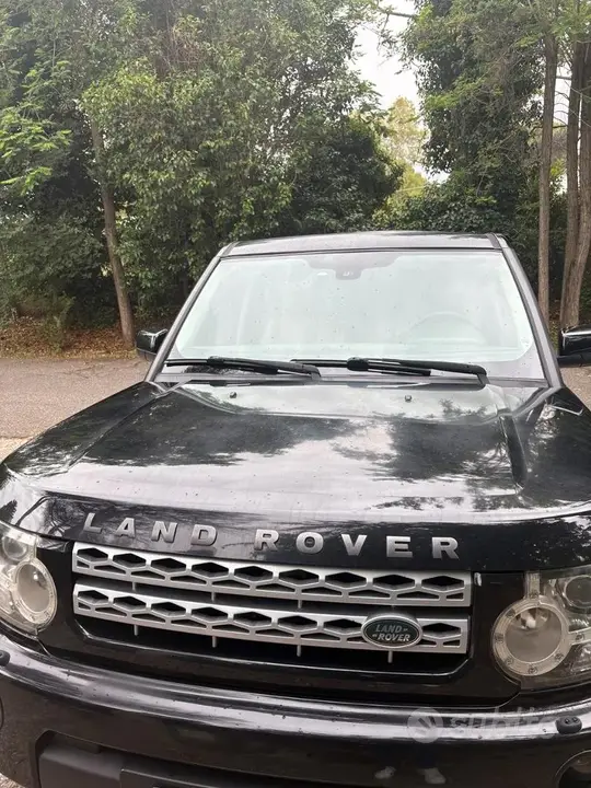 Land Rover Discovery 2011 photo 2