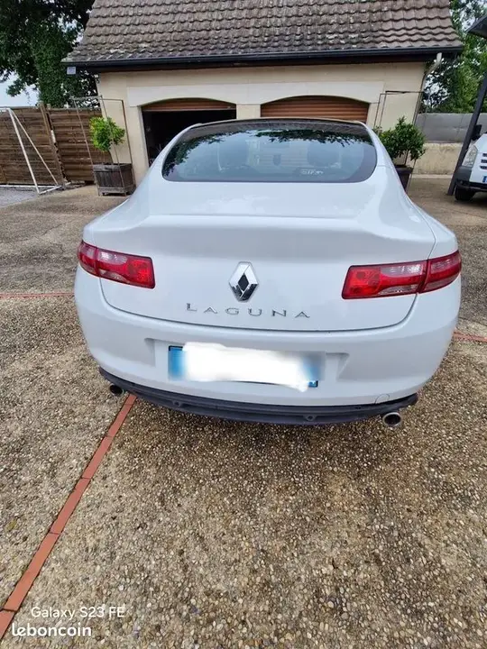 Renault Laguna 2014 photo 2