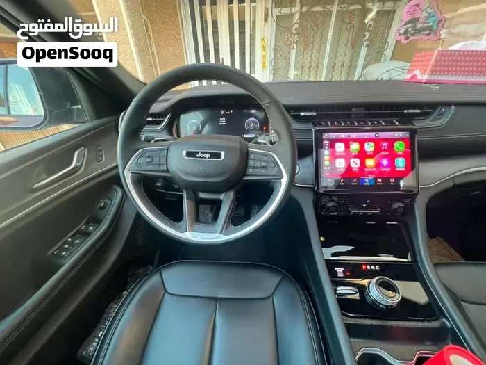 Jeep Grand Cherokee 2025 photo 4