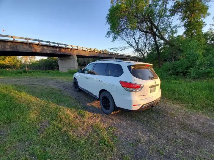 Nissan Pathfinder 2014 photo 3