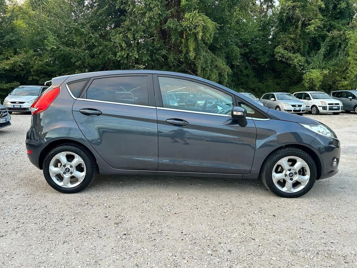 Ford Fiesta 2010 photo 4
