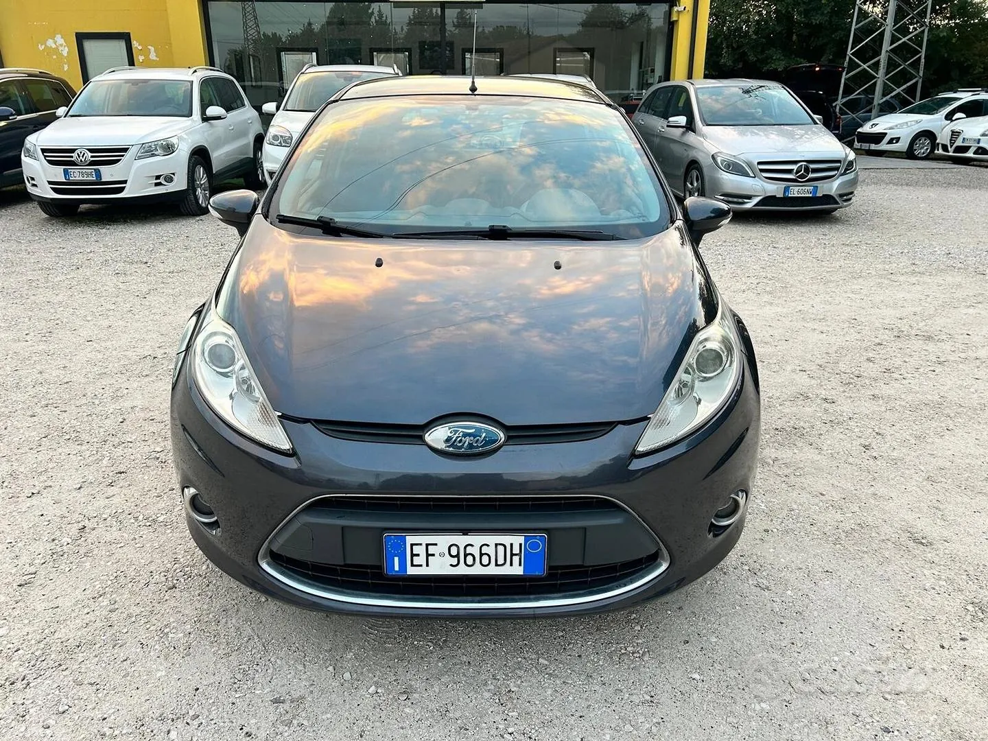 Ford Fiesta 2010 photo 2