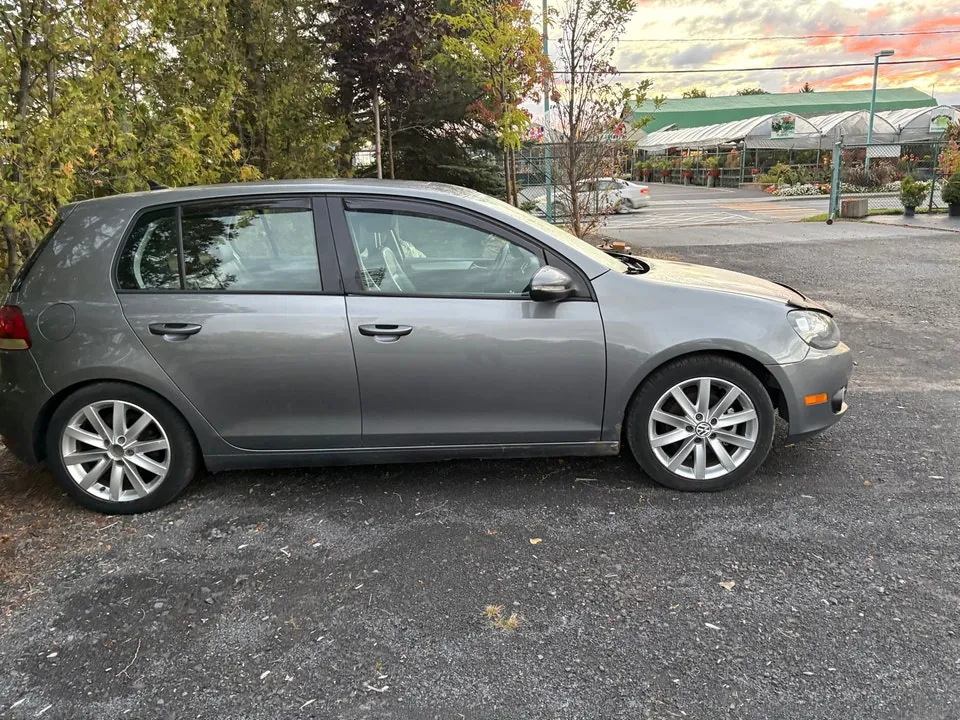 Volkswagen Golf 2012 photo 3