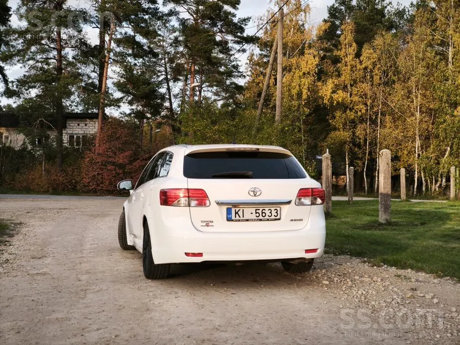 Toyota Avensis 2012 photo 4
