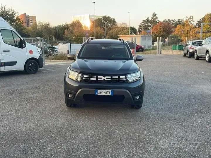 Dacia Duster 2023 photo 2