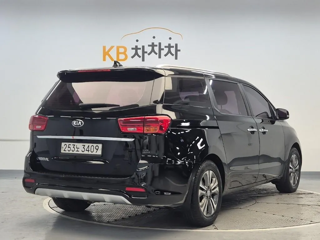 Kia Carnival 2019 photo 3