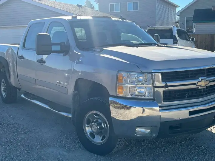 Chevrolet Silverado 2500Hd 2008 photo 2