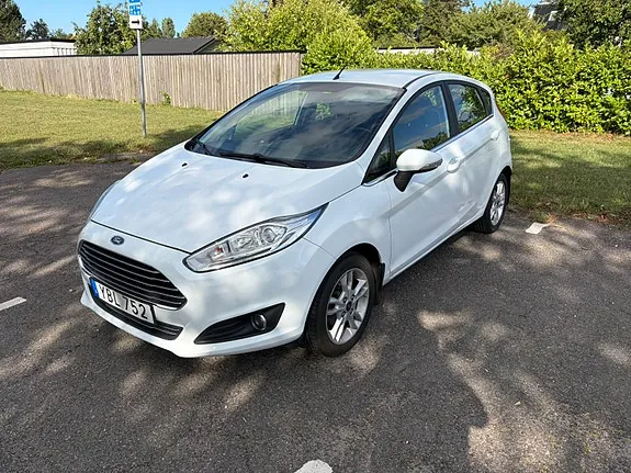 Ford Fiesta 2016 photo 2