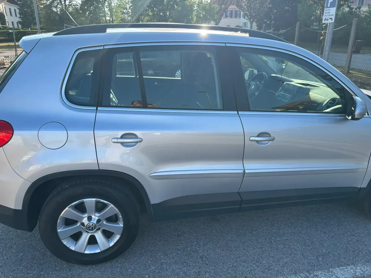 Volkswagen Tiguan 2009 photo 2