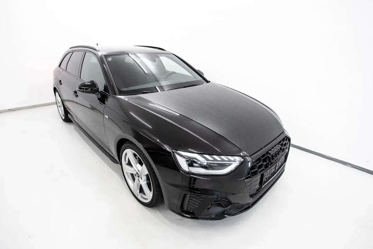 Audi A4 2024 photo 2