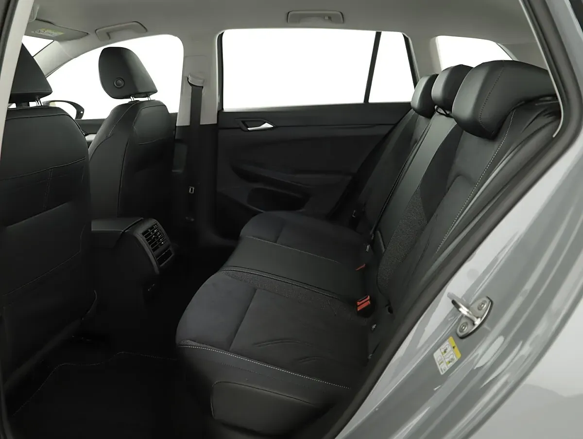 Volkswagen Golf 2026 photo 3