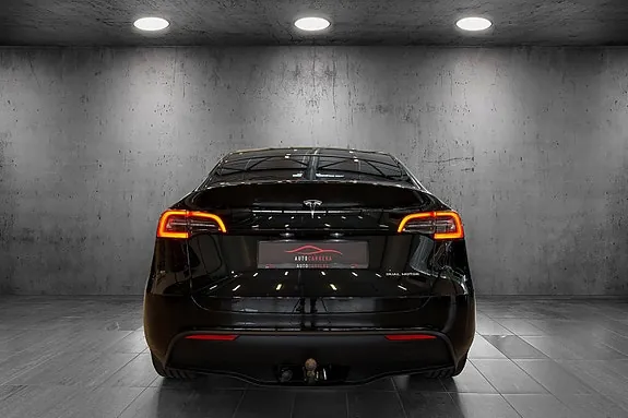 Tesla Model Y 2024 photo 4
