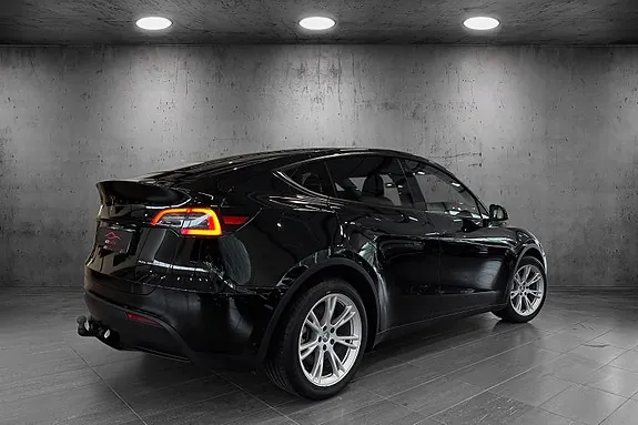 Tesla Model Y 2024 photo 5
