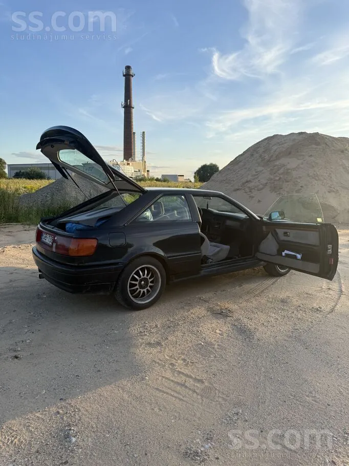 Audi Coupe 1990 photo 4