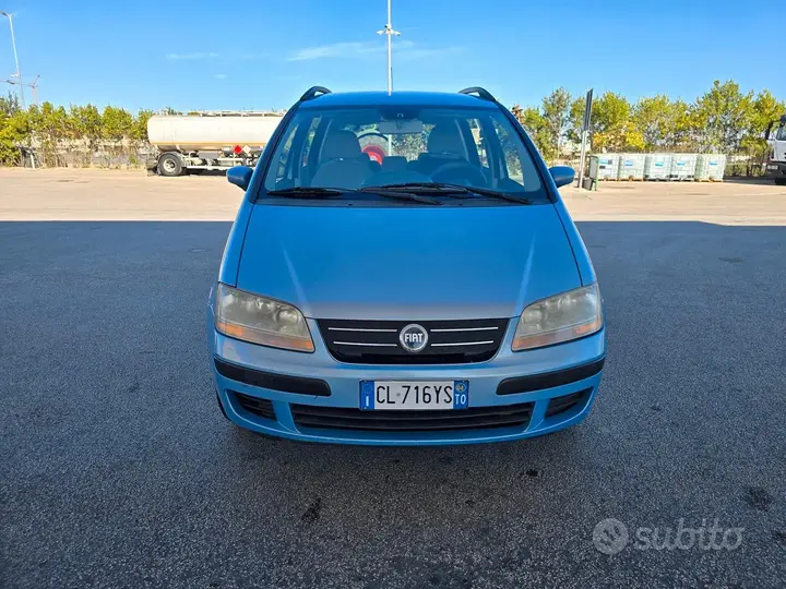 Fiat Idea 2004 photo 2