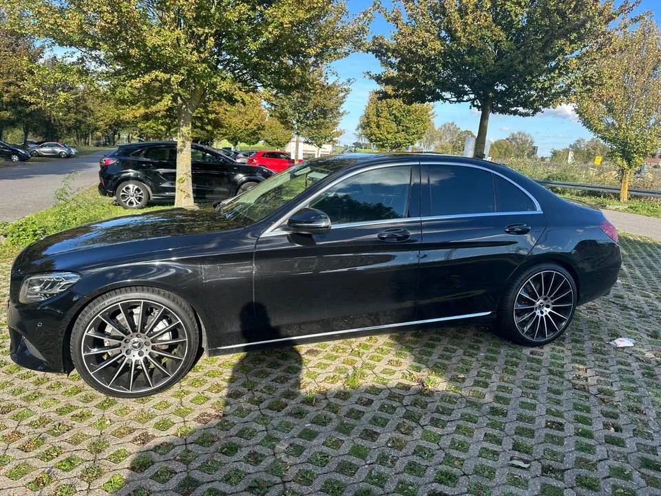 Mercedes-Benz C 220